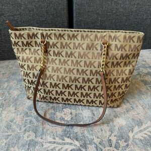 Michael Kors logo shoulder bag